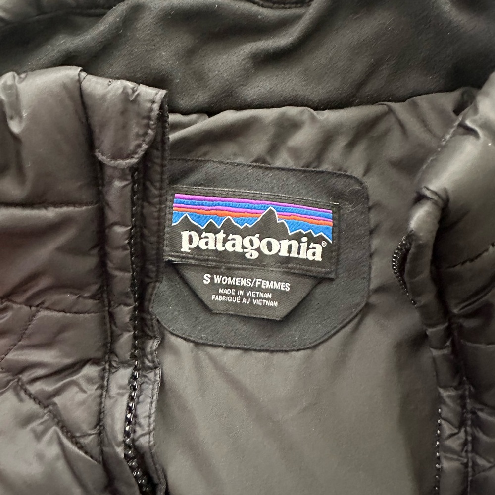 Patagonia Women's Black Puffer Jacket - Picture 2 of 4